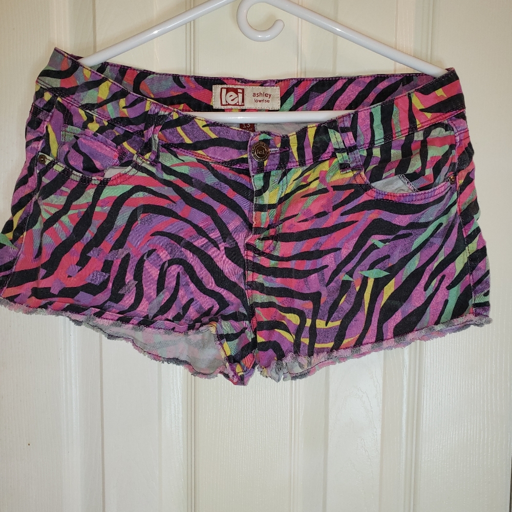 Lei shorts
